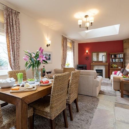 Mews Cottage ويتبي المظهر الخارجي الصورة